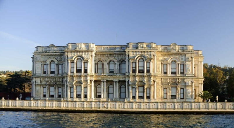 Full-Day Tour with 2 Continents in 1 Day - Key Points