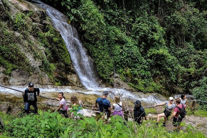 Full-Day Trekking and Sightseeing Tour in Mae Kampong - Key Points