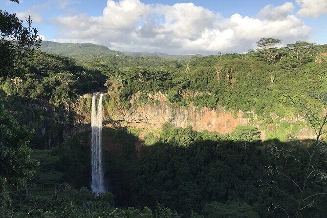 Full day visit to Chamarel ,Curious Corner & Takamaka with Lunch - Discover the Best of Mauritius in a Day: A Detailed Review of the Full Day Tour to Chamarel, Curious Corner & Takamaka