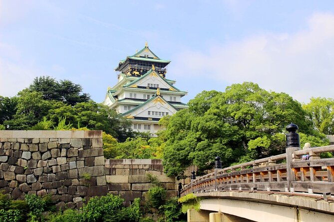 full-day-walking-tour-in-osaka-castle-temples-and-ukiyoe