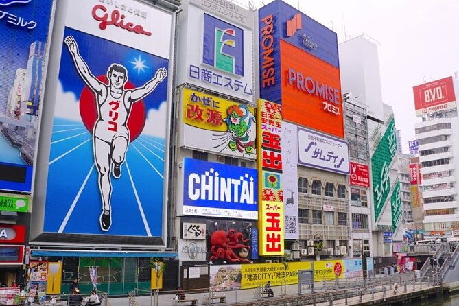 full-day-walking-tour-in-osaka-castle-temples-and-ukiyoe