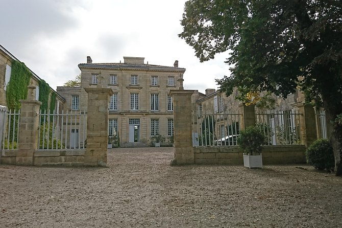 full-day-wine-tour-in-saint-emilion-premium-sedan
