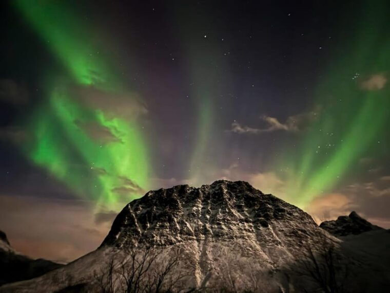 full-night-magic-of-the-arctic-lights-in-tromso