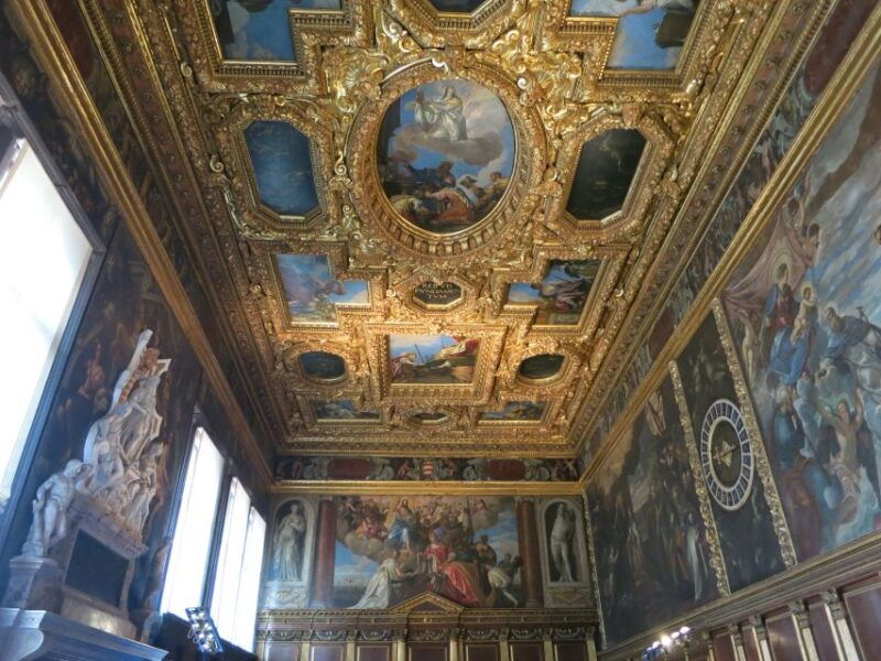 full-venice-walking-tour-doges-palace-and-st-marks