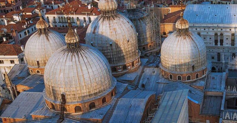 full-venice-walking-tour-doges-palace-and-st-marks