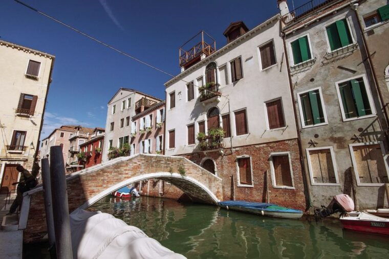 full-venice-walking-tour-doges-palace-and-st-marks