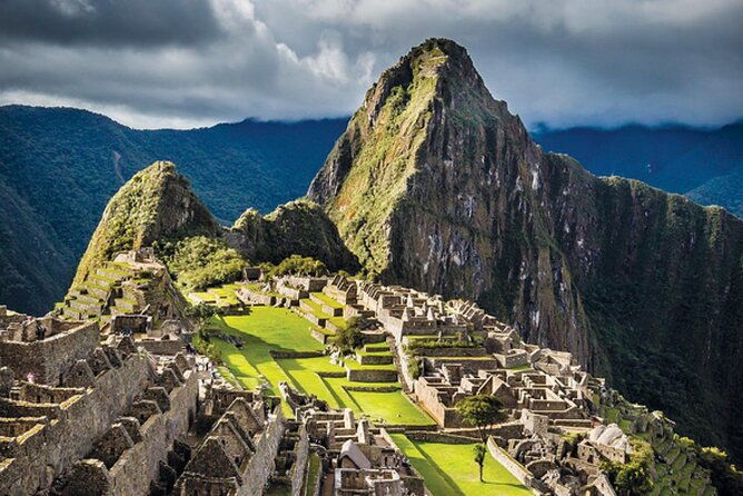 fullday-machu-picchu-tour-with-expedition-train