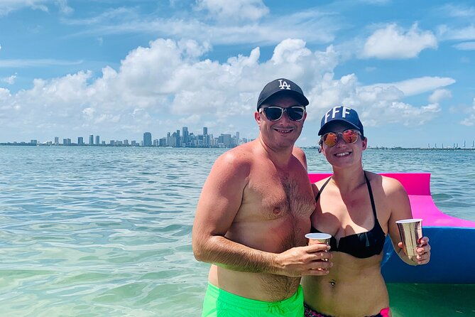 fun-boat-rental-with-captain-in-miami-beach-up-to-6-people