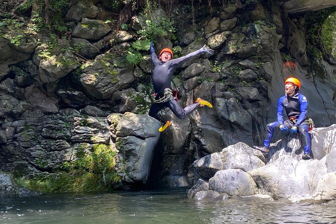 fun-canyoning-activity-at-the-bottom-of-mt-fuji-2