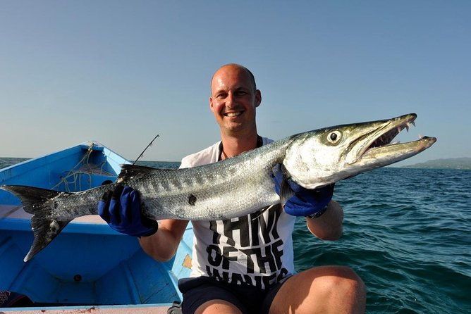 fun-fishing-tour-snacks-light-refreshments-offered