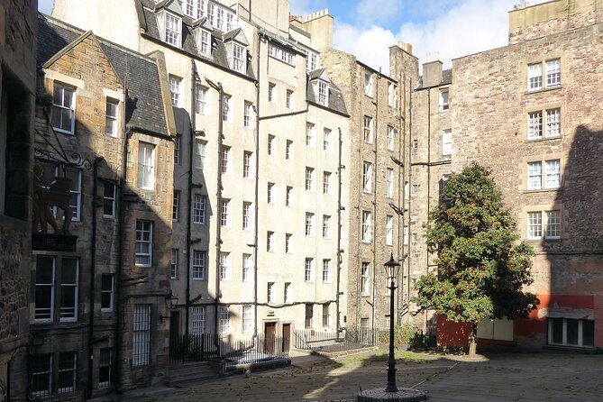 fun-flexible-treasure-hunt-around-edinburgh-with-cryptic-clues-hidden-gems