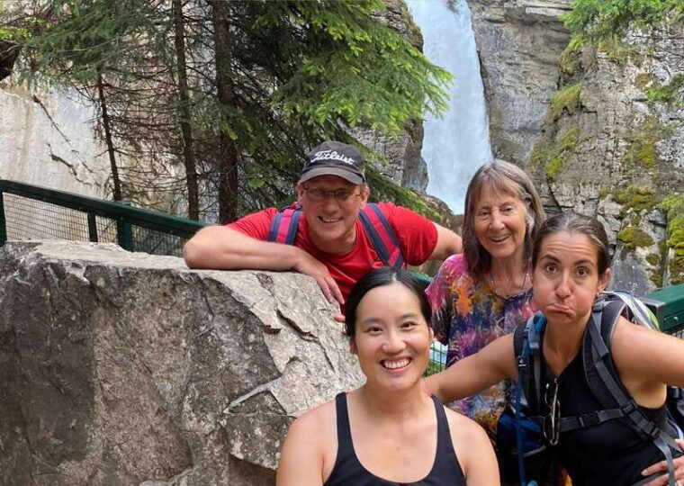 fun-hike-in-the-rockies-pick-up-between-calgary-banff