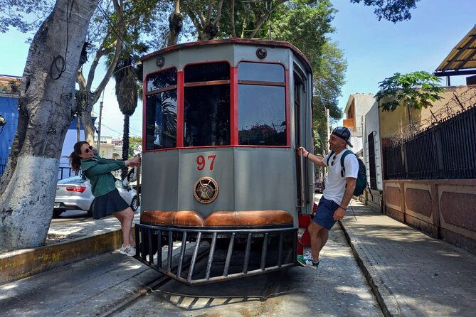fun-in-barranco-town-tour-including-pickup-drop-off
