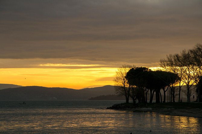 fun-kayaking-in-lake-trasimeno-with-lunch-umbria