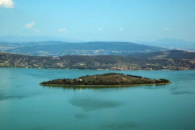 fun-kayaking-in-lake-trasimeno-with-lunch-umbria