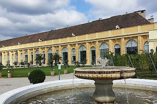 fun-mobile-scavenger-hunt-through-the-schonbrunn-palace-park