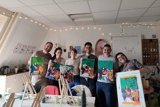 fun-painting-class-in-a-professional-art-studio-with-a-view