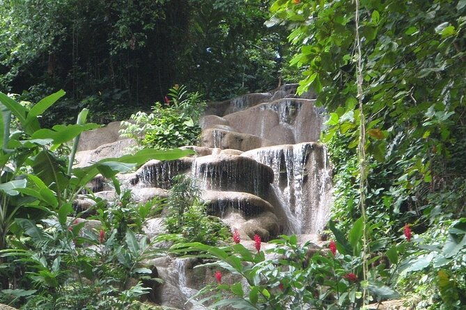 fun-tour-for-kids-with-river-tubing-and-konoko-falls