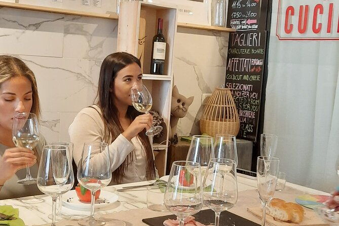 fun-wine-tasting-from-our-unique-selection-in-the-heart-of-florence