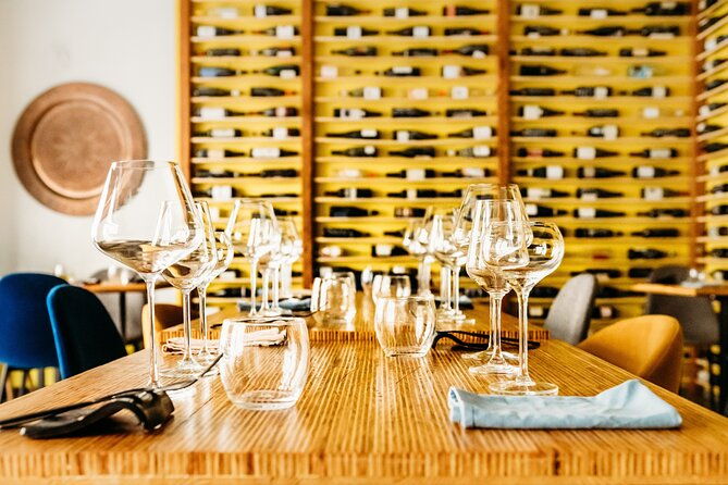 fun-wine-tasting-with-the-most-italian-sommelier-in-milan