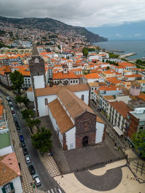 funchal-1-hour-city-tour-by-tuk-tuk