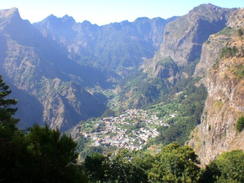 funchal-eira-do-serrado-nuns-valley-viewpoint-tuk-tuk-tour