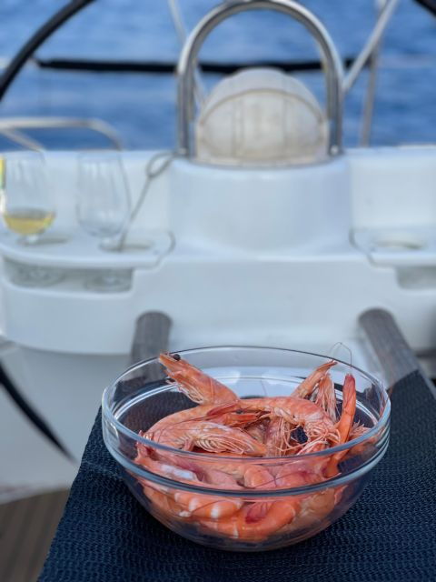 funchal-private-sailing-sunrise-sunset-moonlight-cruises