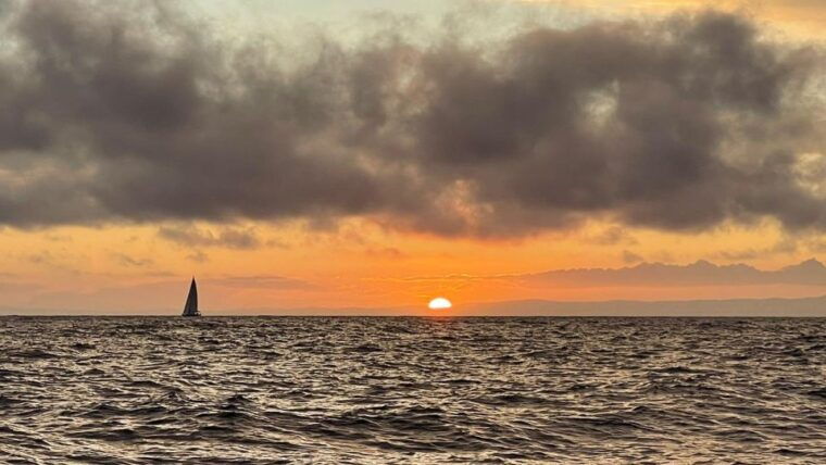 funchal-private-sailing-sunrise-sunset-moonlight-cruises