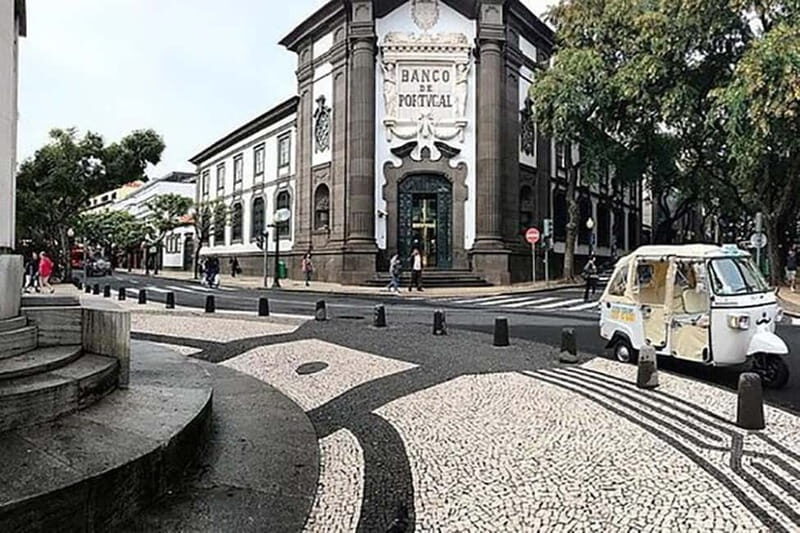Funchal: Quick & Fun 30-Minute Tuk Tuk Tour with Local Guide - Detailed Breakdown of the Itinerary