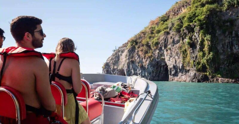 funchal-speedboat-see-the-island-and-life-at-sea