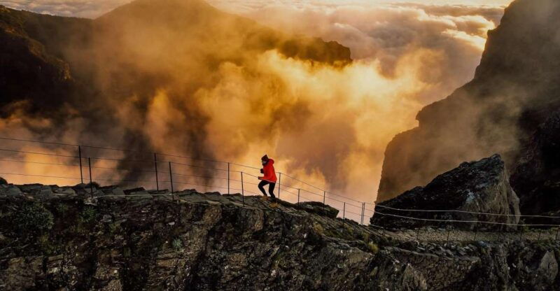 funchal-sunrise-pico-do-arieiro-pico-ruivo-hike-transfer