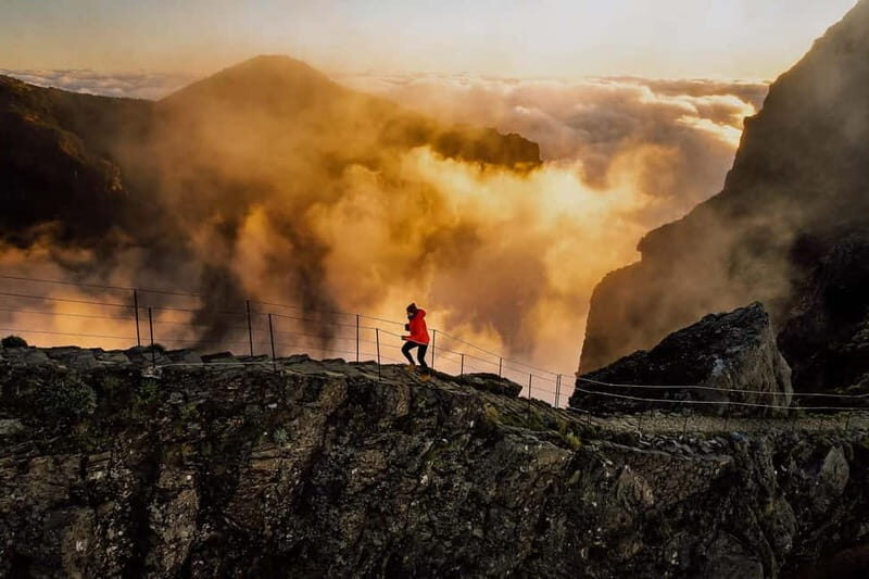 Funchal: Sunrise Pico do Arieiro & Ruivo/Larano HikeTransfer - An Authentic Madeira Hiking Experience