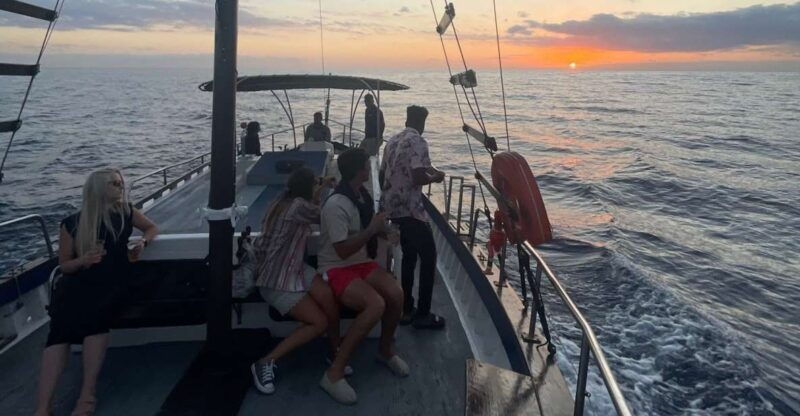 funchal-sunset-tour-on-traditional-madeiran-boat-w-drinks