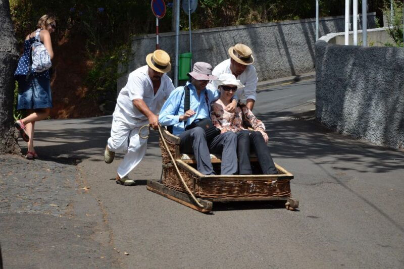 funchal-toboggan-and-old-town-experience-with-tukway