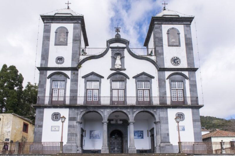 funchal-tuk-tuk-ride-to-monte-funchal-toboggans