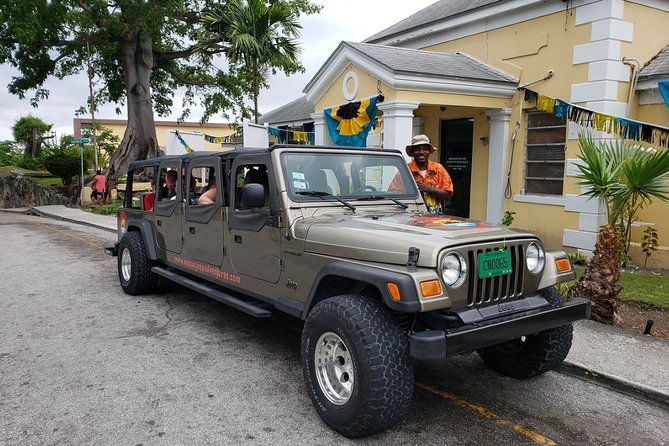 funky-jeep-adventure-in-nassau