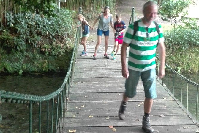 furnas-lake-hotsprings-and-gardens-van-tour