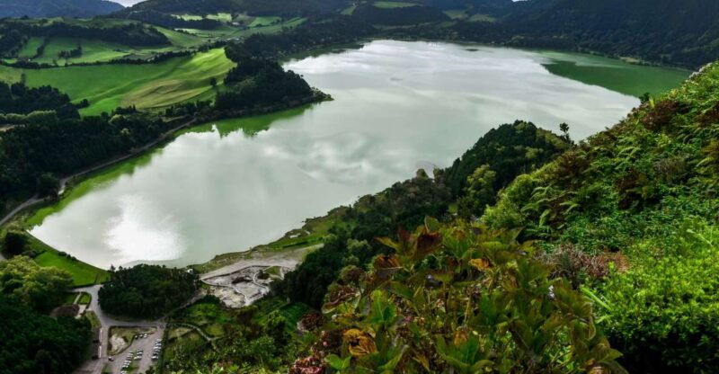 furnas-tea-plantations-lake-and-volcano-guided-tour