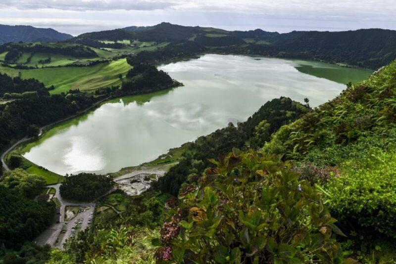 furnas-tea-plantations-lake-and-volcano-guided-tour