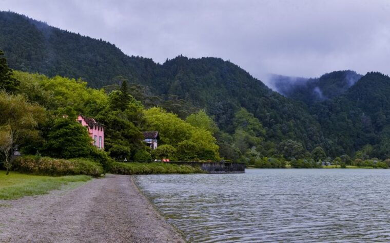 furnas-tea-plantations-lake-and-volcano-guided-tour