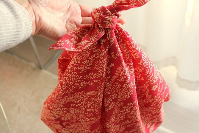 furoshiki-workshop-with-kimono-fabric