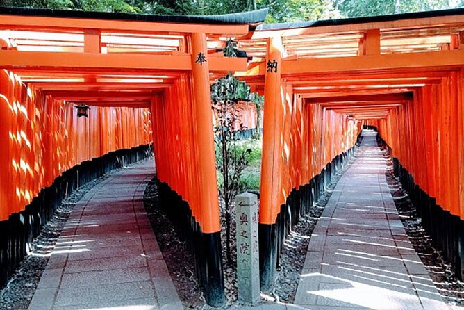 fushimi-inari-deep-shinto-shrine-tour-while-hiking-with-expert