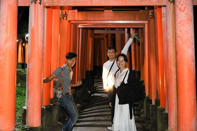 fushimi-inari-taisha-night-tour-history-learning-hiking