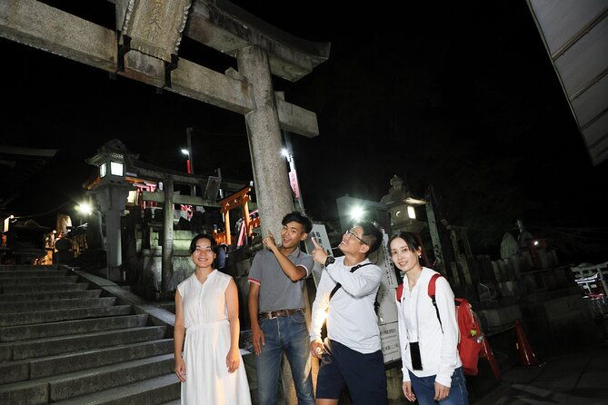 fushimi-inari-taisha-night-tour-history-learning-hiking