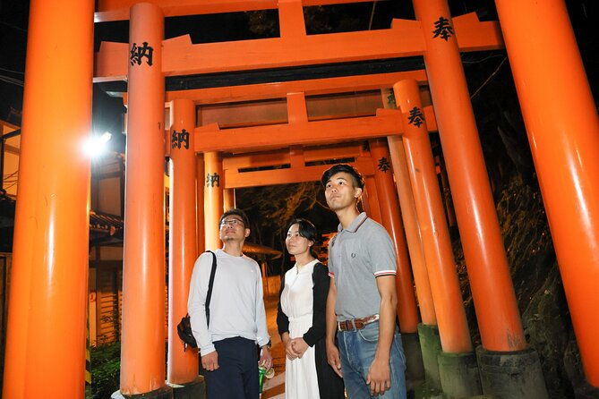 fushimi-inari-taisha-night-tour-history-learning-hiking