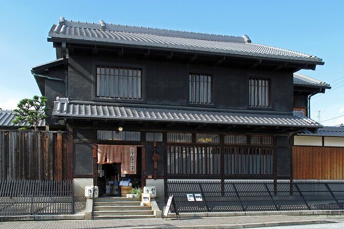 Fushimi Kyoto Walking Tour with Sake Tasting and Canal Boat Ride - Visiting Gekkeikan Sake Brewery: A taste of tradition