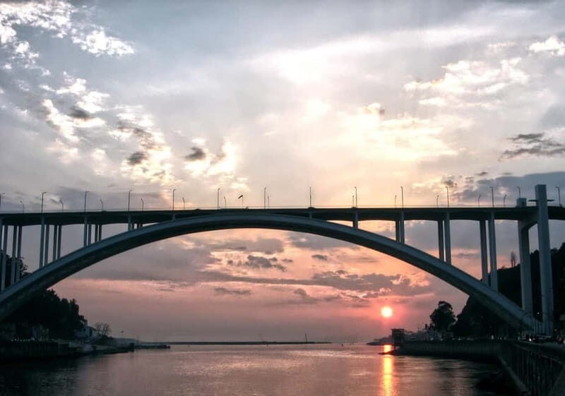 Gaia Sunset Bridges Cruise - Key Points  