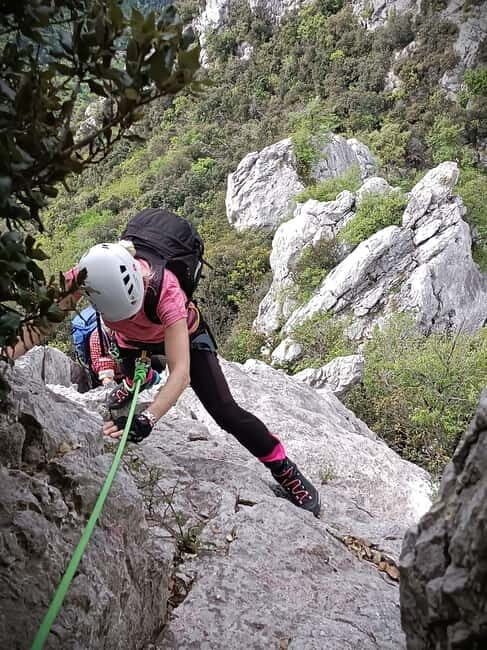 Gaino Castle Ridge: mountaineering route on Lake Garda - FAQs