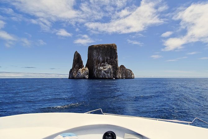 galapagos-kicker-rock
