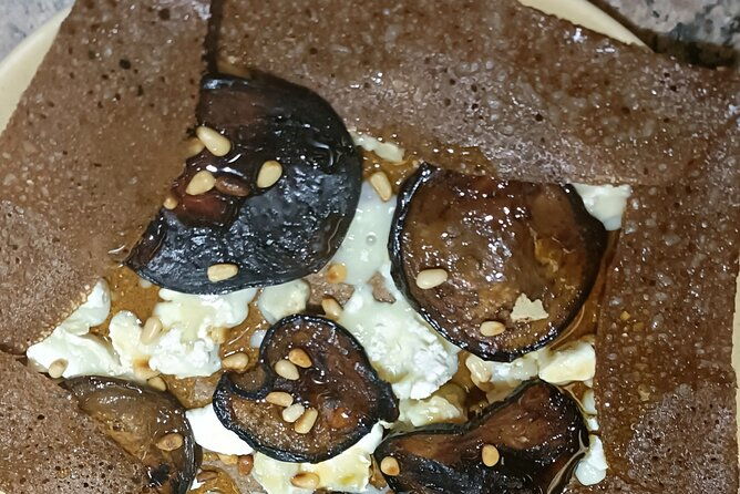 galettes-and-crepes-cooking-class-with-host-table-diner